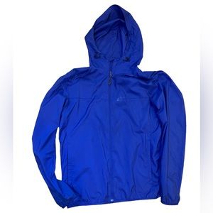 Light windbreaker by Uniqlo